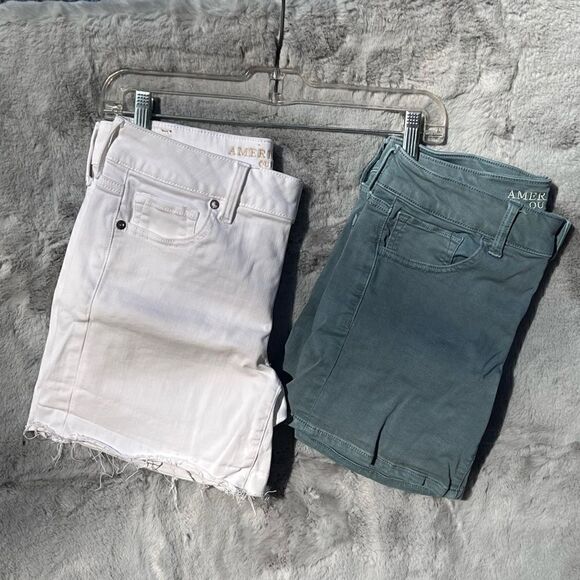EUC 2-pairs American Eagle shorts Green Size 8 White Size 10 - Picture 1 of 10